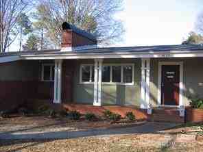 4025 Sherbrooke Dr - Photo 3 of 14