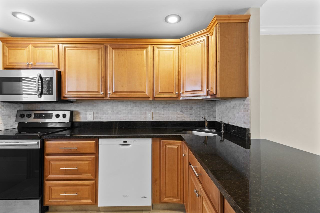 400 North Federal Highway #0400 - Photo 4 of 36