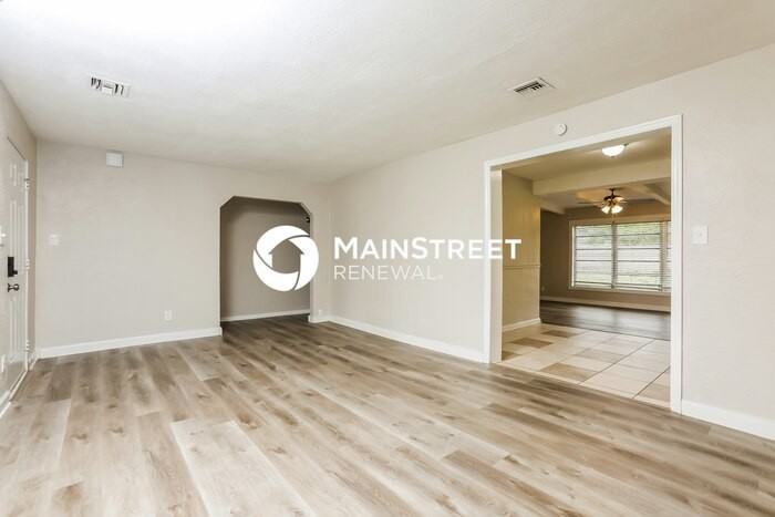 106 Angeles Rd - Photo 3 of 16