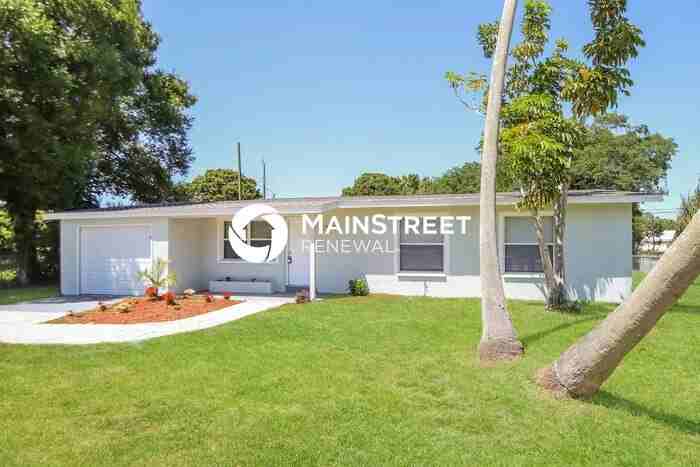 1286 Hollywood Dr - Photo 2 of 16