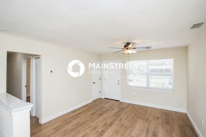 1286 Hollywood Dr - Photo 3 of 16