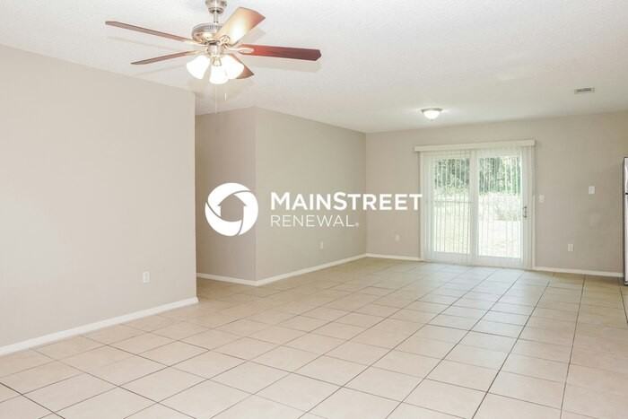 377 Trilby Rd Sw - Photo 2 of 15