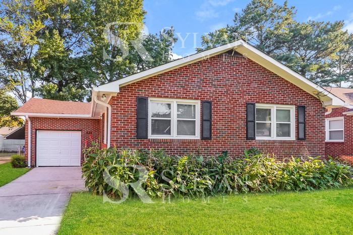 2817 Myrtle Ave - Photo 2 of 15