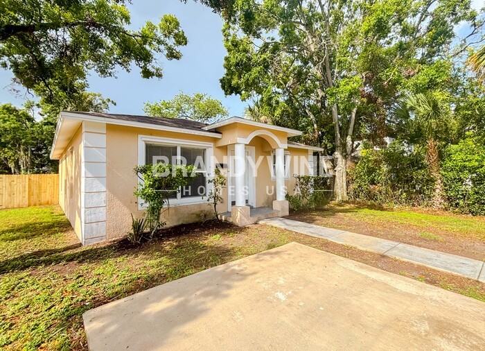 2900 6th Ave S - Photo 2 of 22