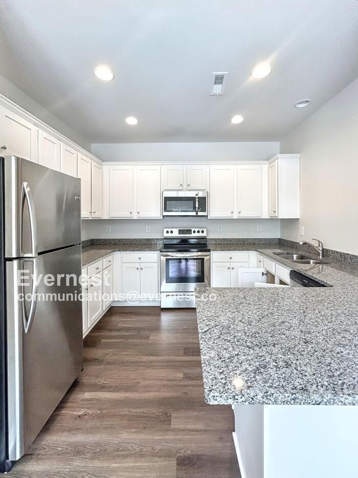 129 Taylor Made Dr - Photo 2 of 17