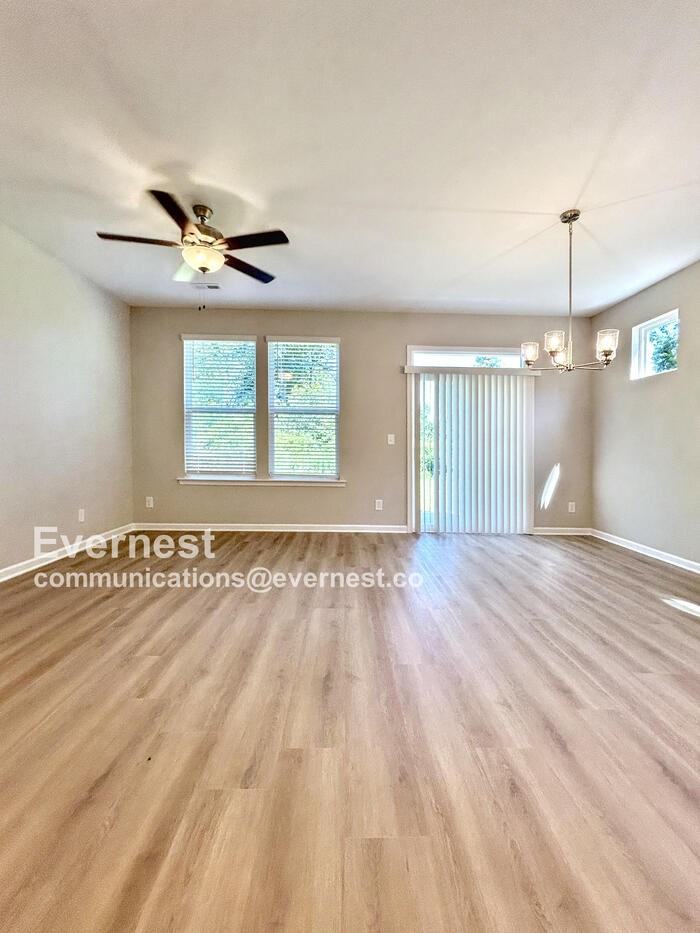 626 Austin Dr - Photo 3 of 15