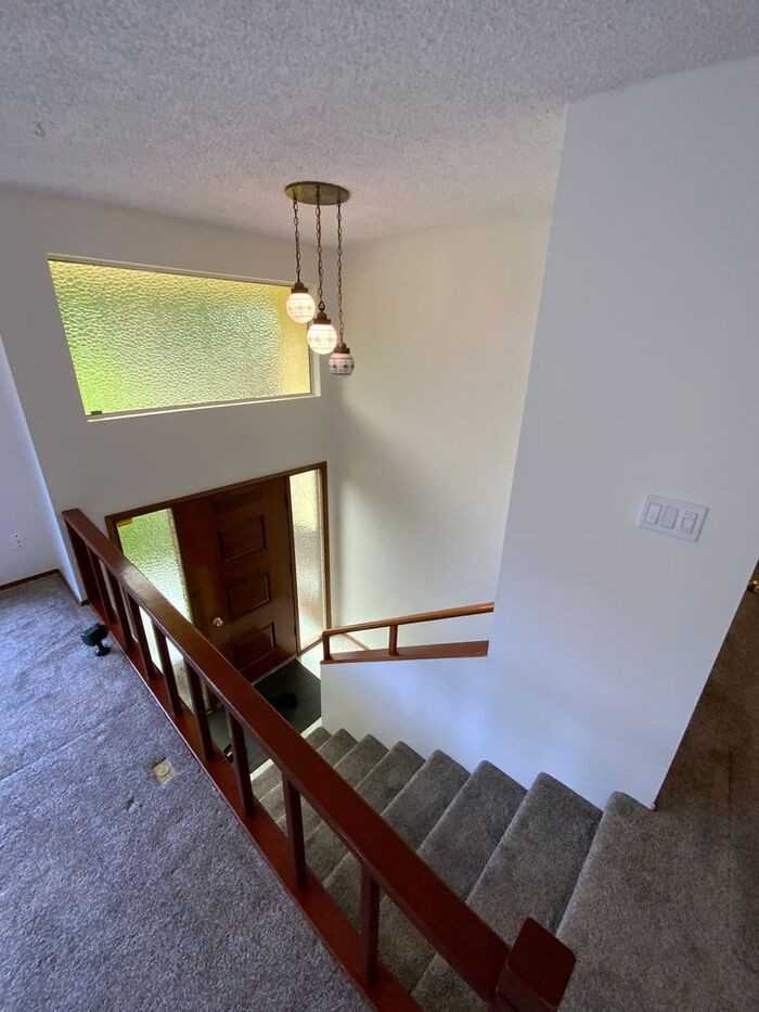 844 Hyak Way - Photo 3 of 16