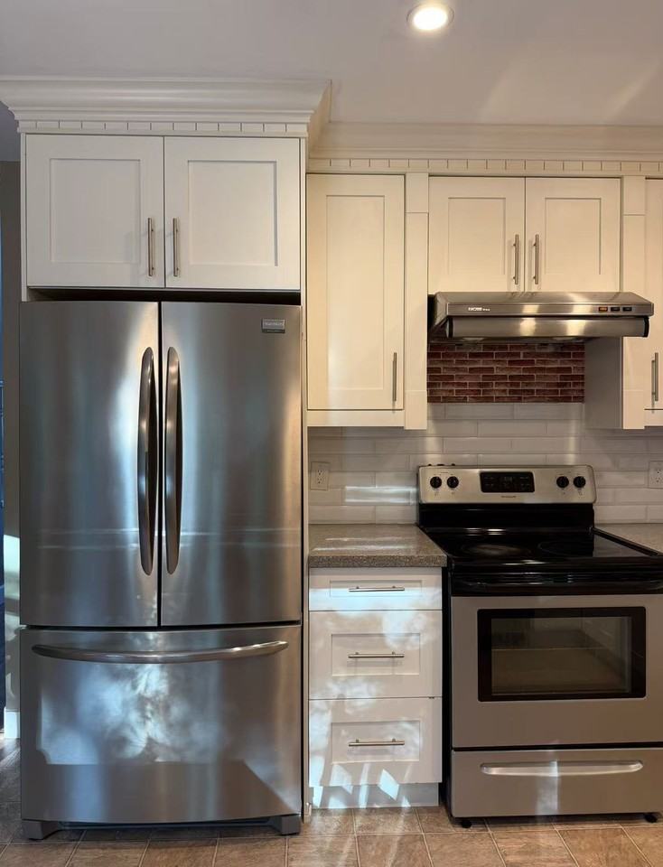 1155 161 Street - Photo 3 of 15