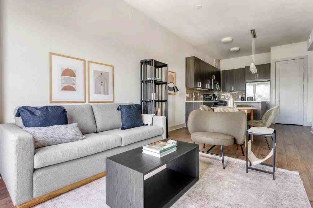 615 West 7th Street #2206 - Photo 2 of 8