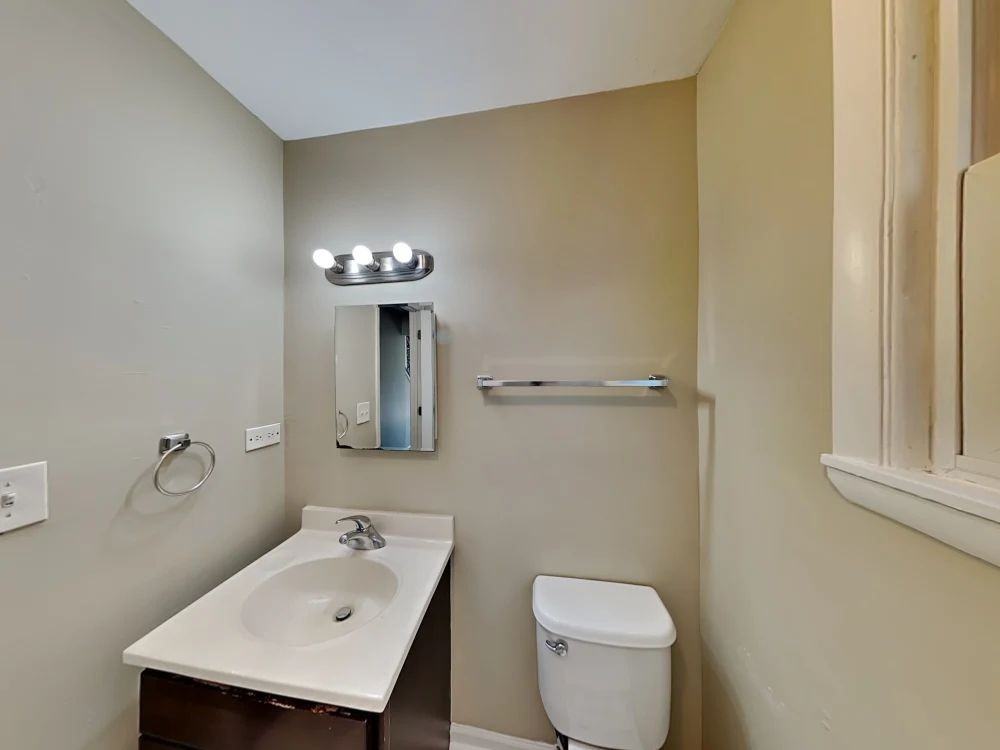 1812 N 38th Ave #NA - Photo 2 of 9