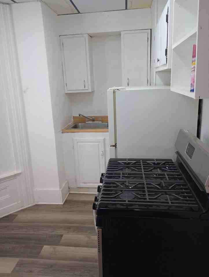 153 Evergreen Ave #2 - Photo 6 of 18