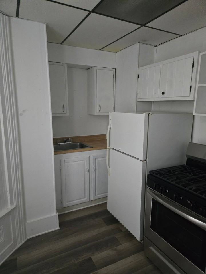 153 Evergreen Ave #2 - Photo 7 of 18