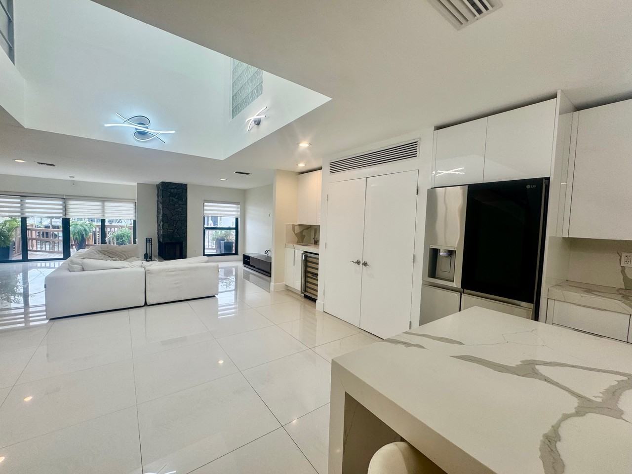 1127 Boca Cove Ln #1 - Photo 3 of 15