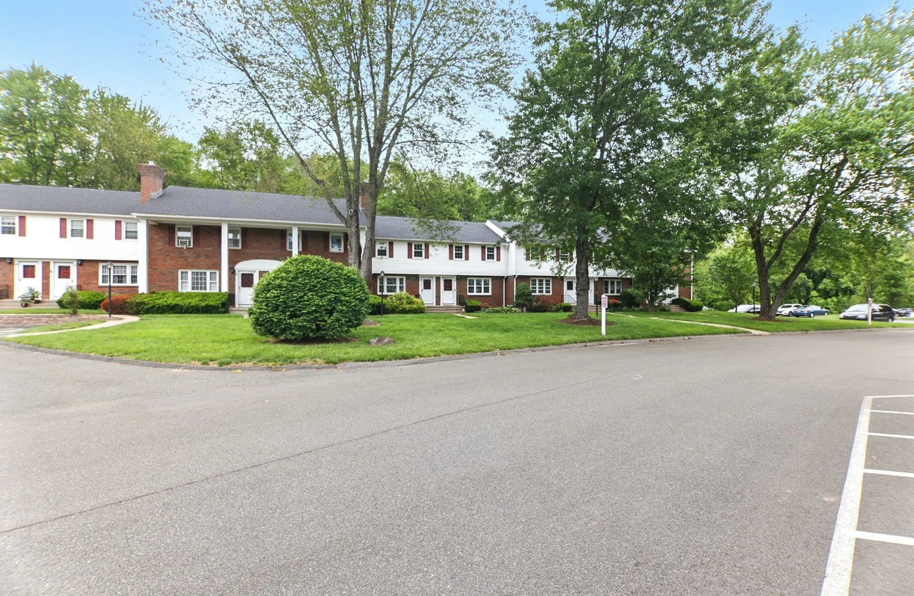 62 Brandywine Ln #62 - Photo 3 of 31