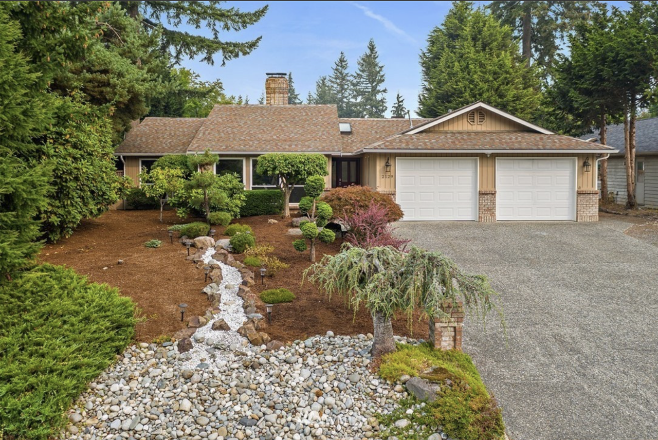 2129 139th Pl Se #NA - Photo 2 of 32