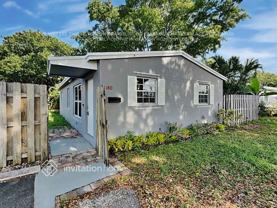 1410 N 70th Ter - Photo 1 of 1