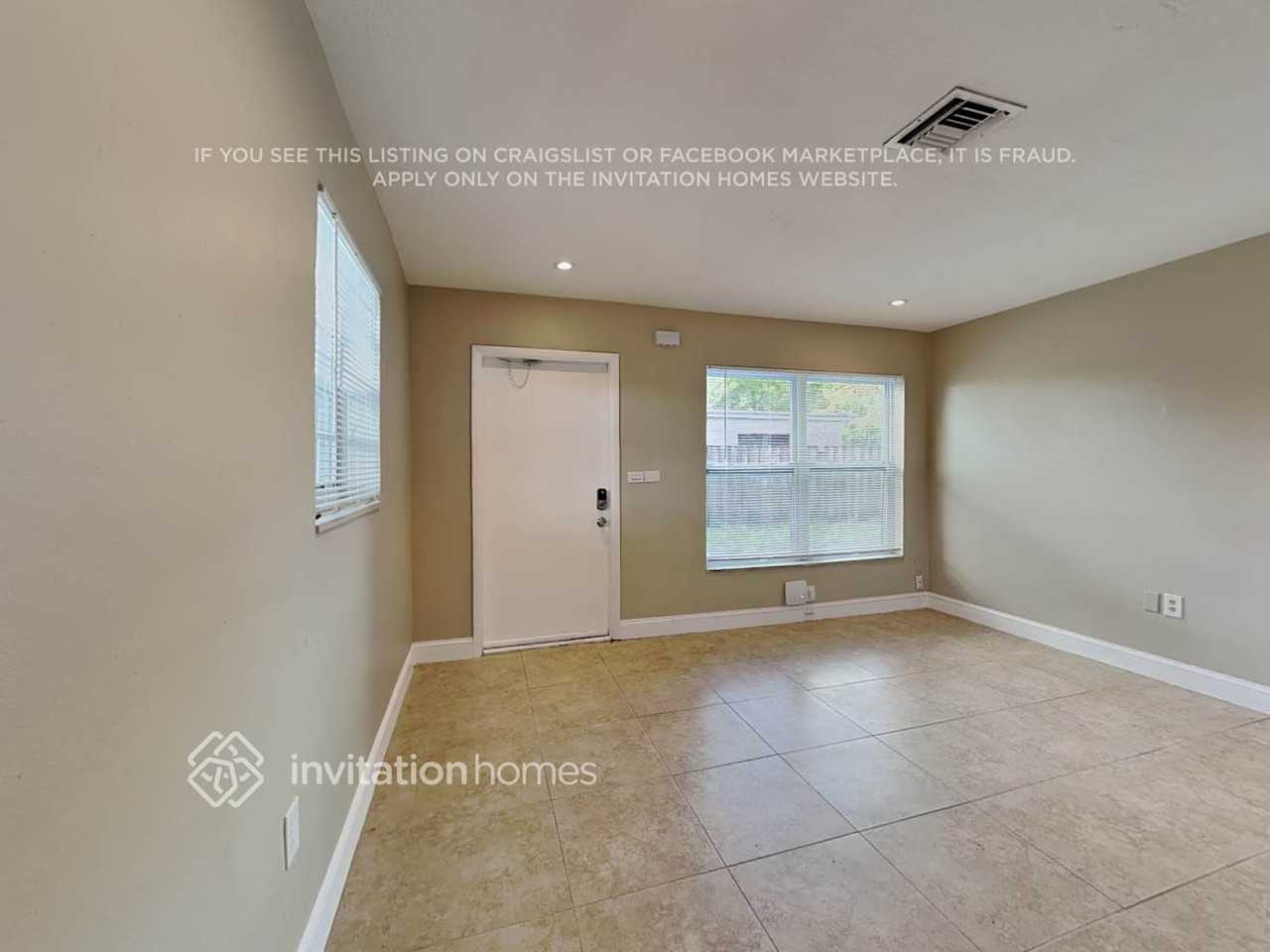1410 N 70th Ter - Photo 3 of 17