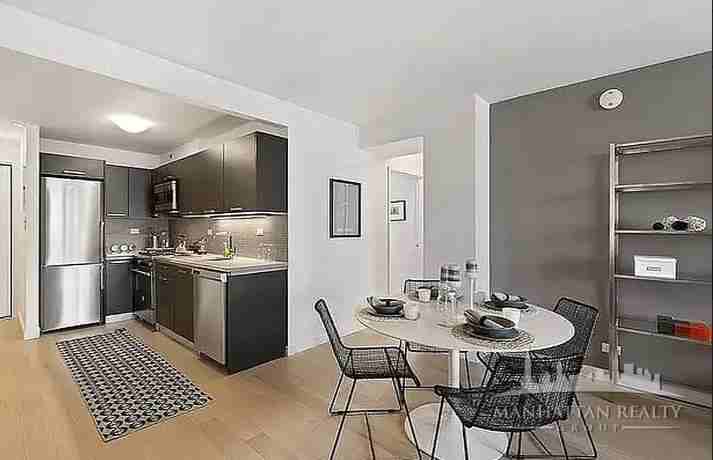 E 39th St #D - Photo 2 of 12