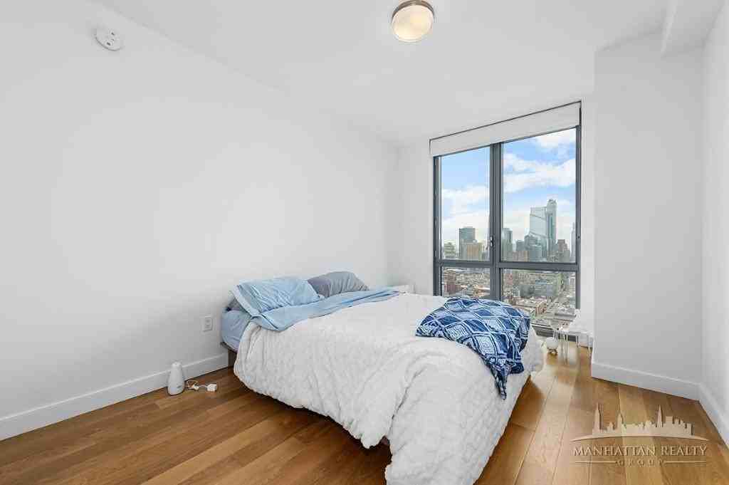 West 57th Street #2407 - Photo 4 of 17