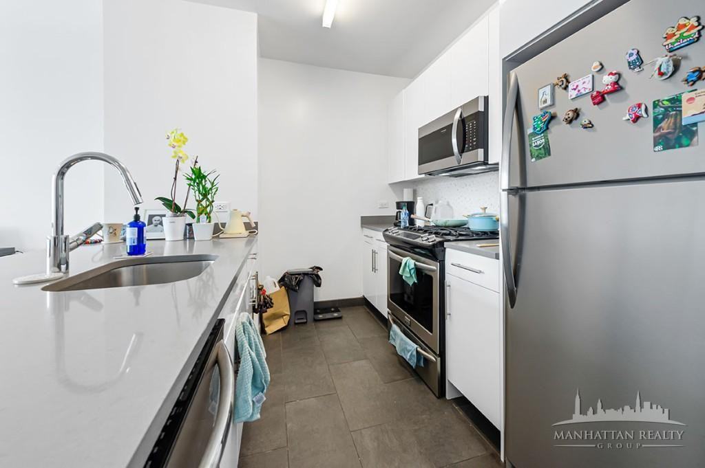 West 57th Street #2407 - Photo 6 of 17