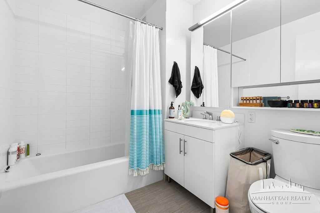 West 57th Street #2407 - Photo 7 of 17