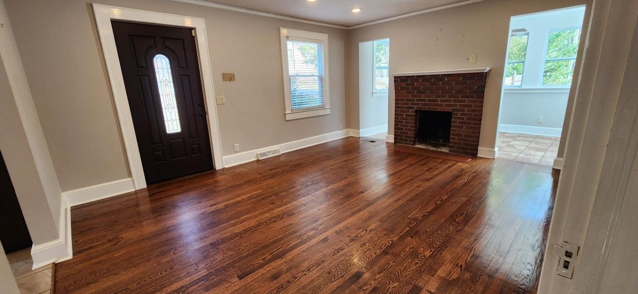 300 Long Hill Street - Photo 4 of 11