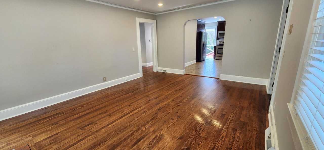 300 Long Hill Street - Photo 5 of 11