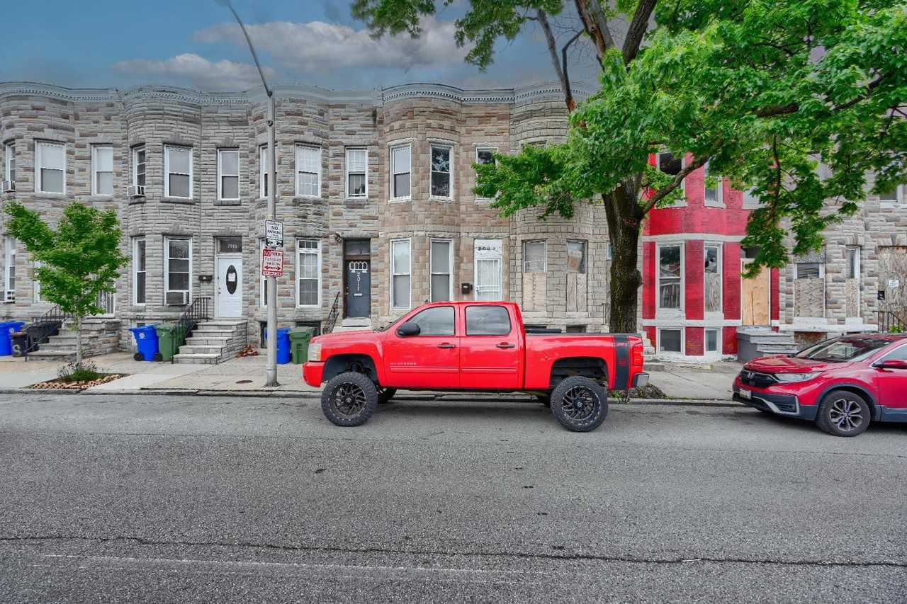 2009 N Fulton Ave - Photo 2 of 20