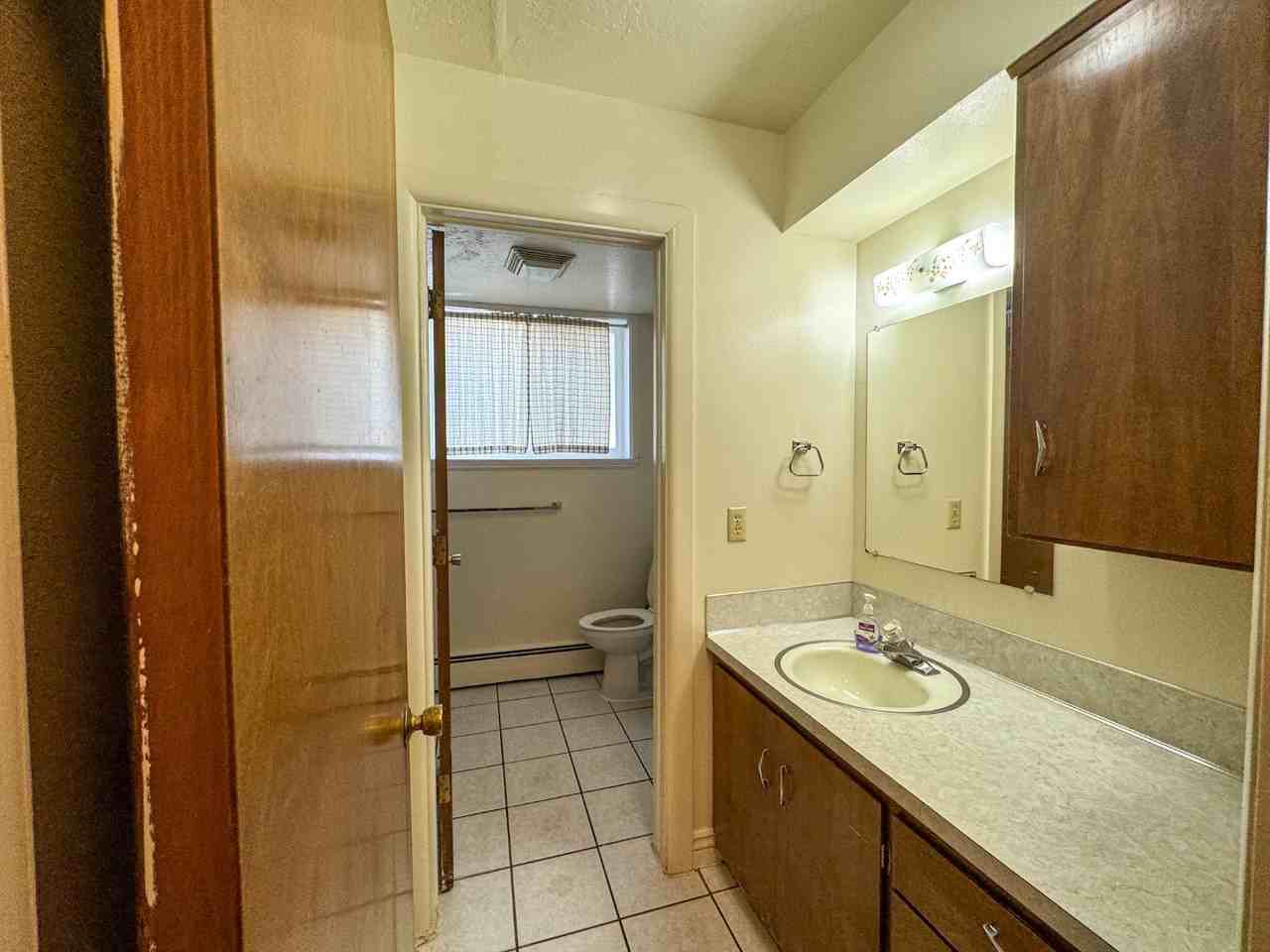 558 Canyon Rd - Photo 4 of 36