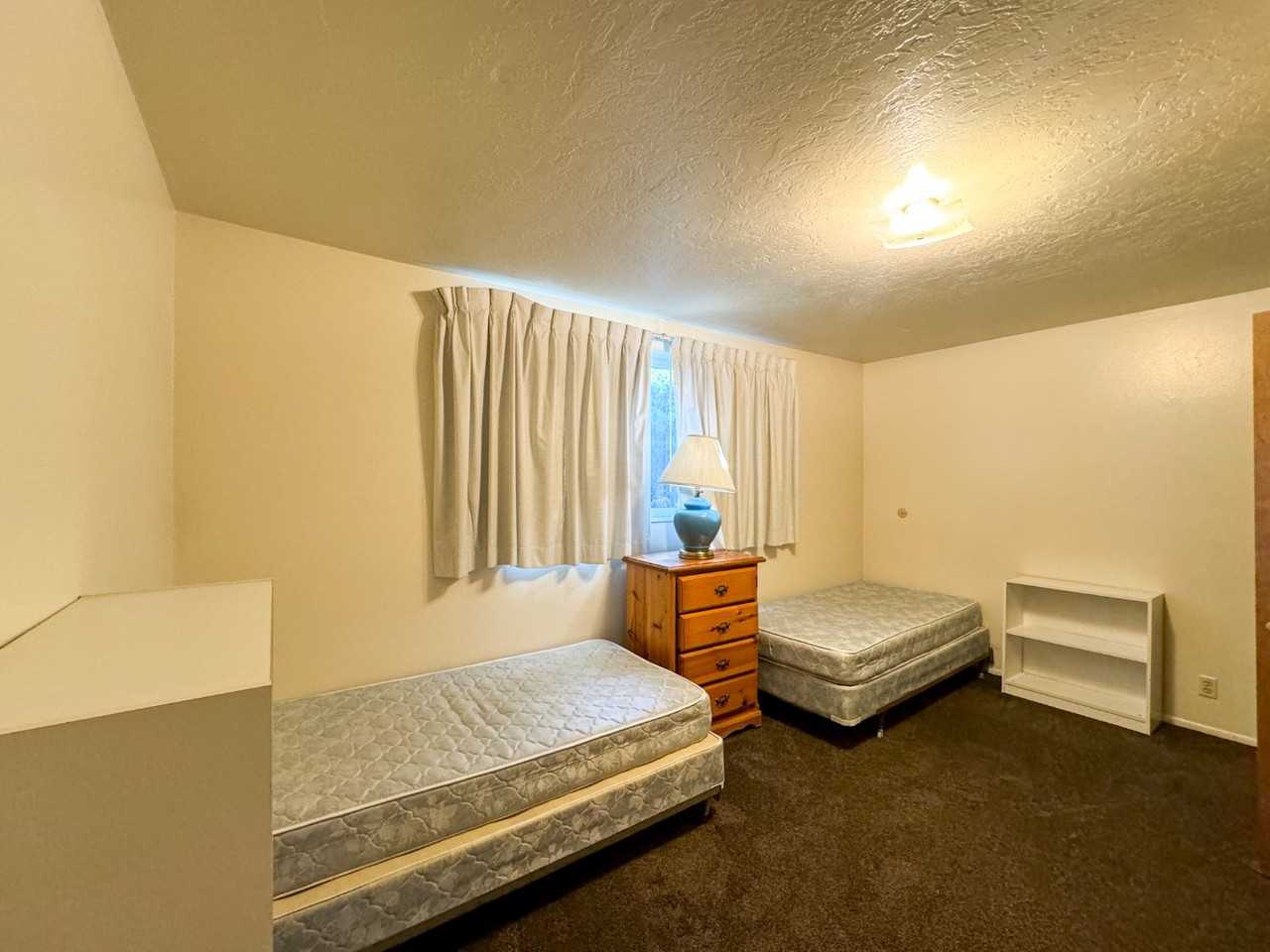 558 Canyon Rd - Photo 6 of 36