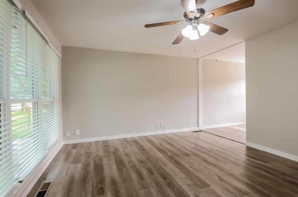 2406 N Auburn St - Photo 3 of 16