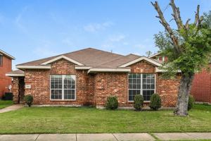 featured image of 705 Pine Hollow Dr