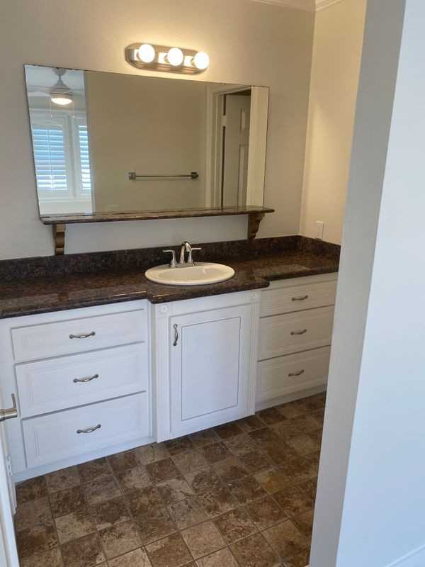 2323 Eastbluff Dr - Photo 2 of 7