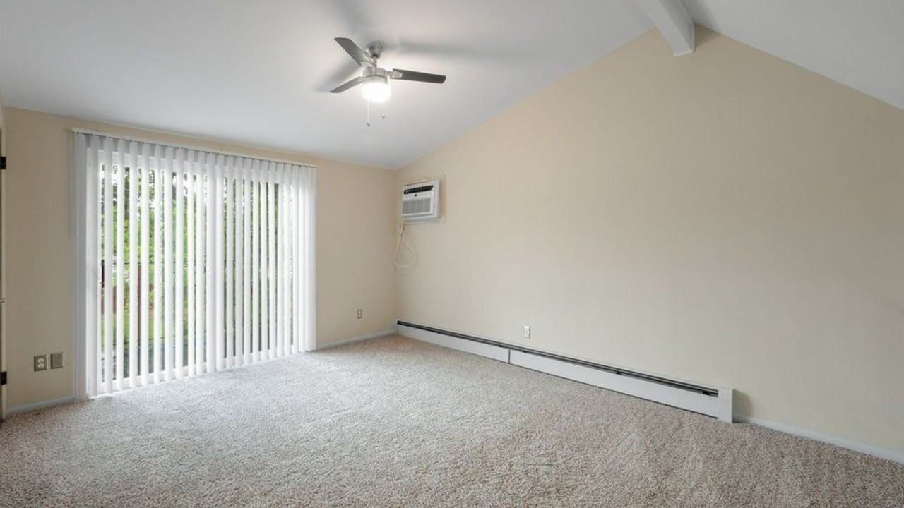 Sunrise Utica - Photo 6 of 50