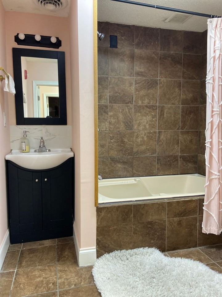 Burlington Mill Apartments - Photo 4 of 24