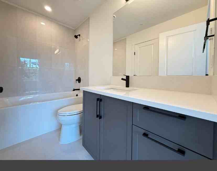3438 146A Street #5xx - Photo 7 of 12