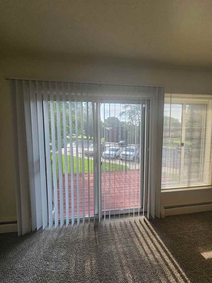 Mulford Park Apartments - Photo 6 of 13
