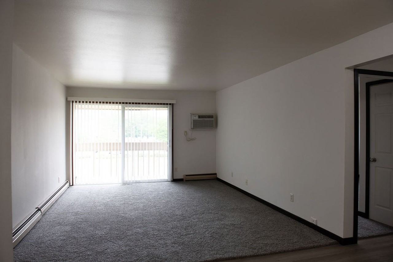 216 - 108th St. - Photo 2 of 11