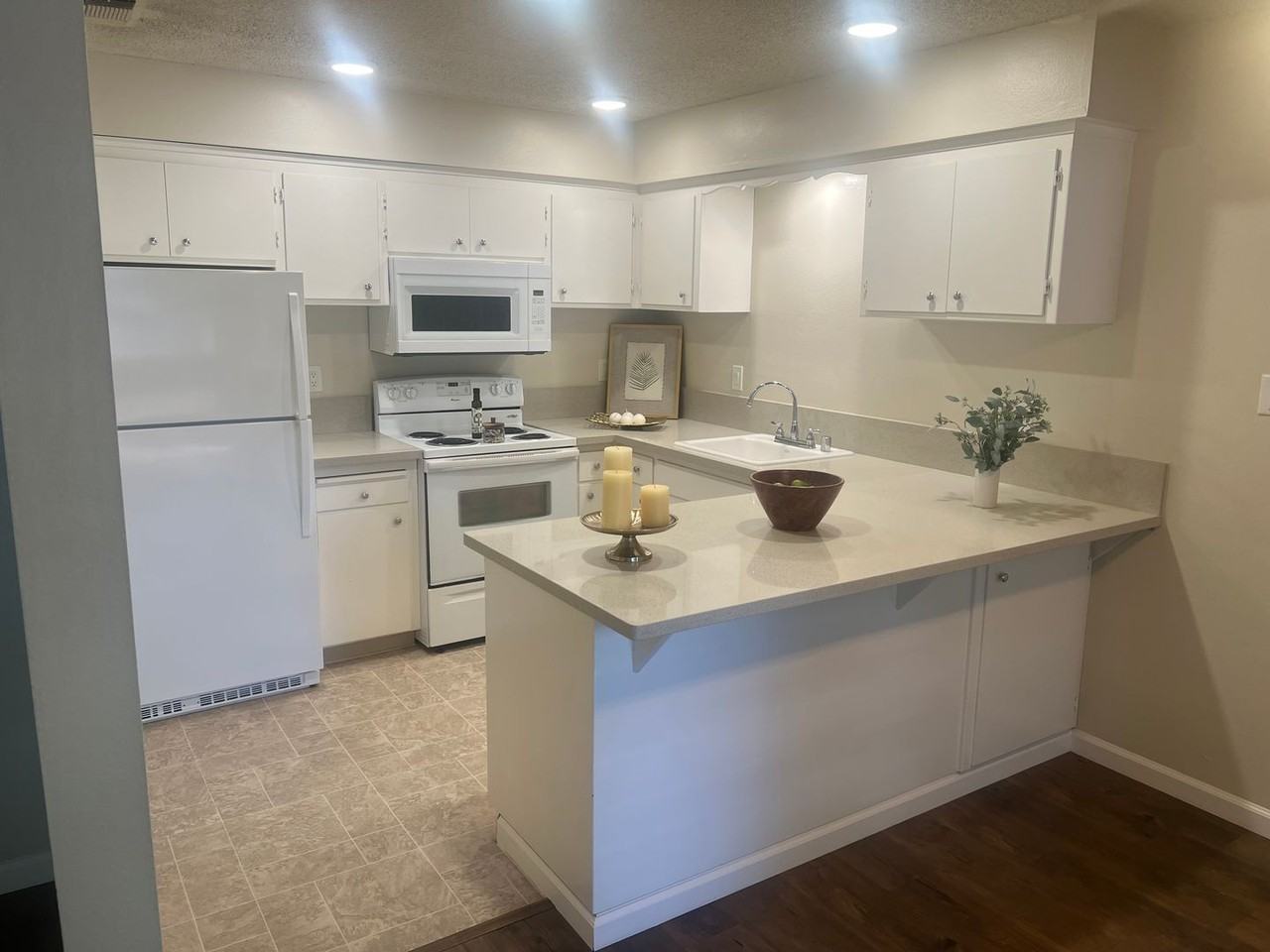 Redwood Park Apartments - Photo 5 of 8