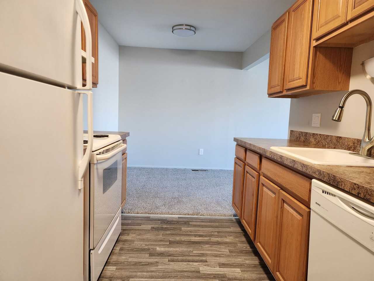 Vester Apartments - Photo 5 of 14