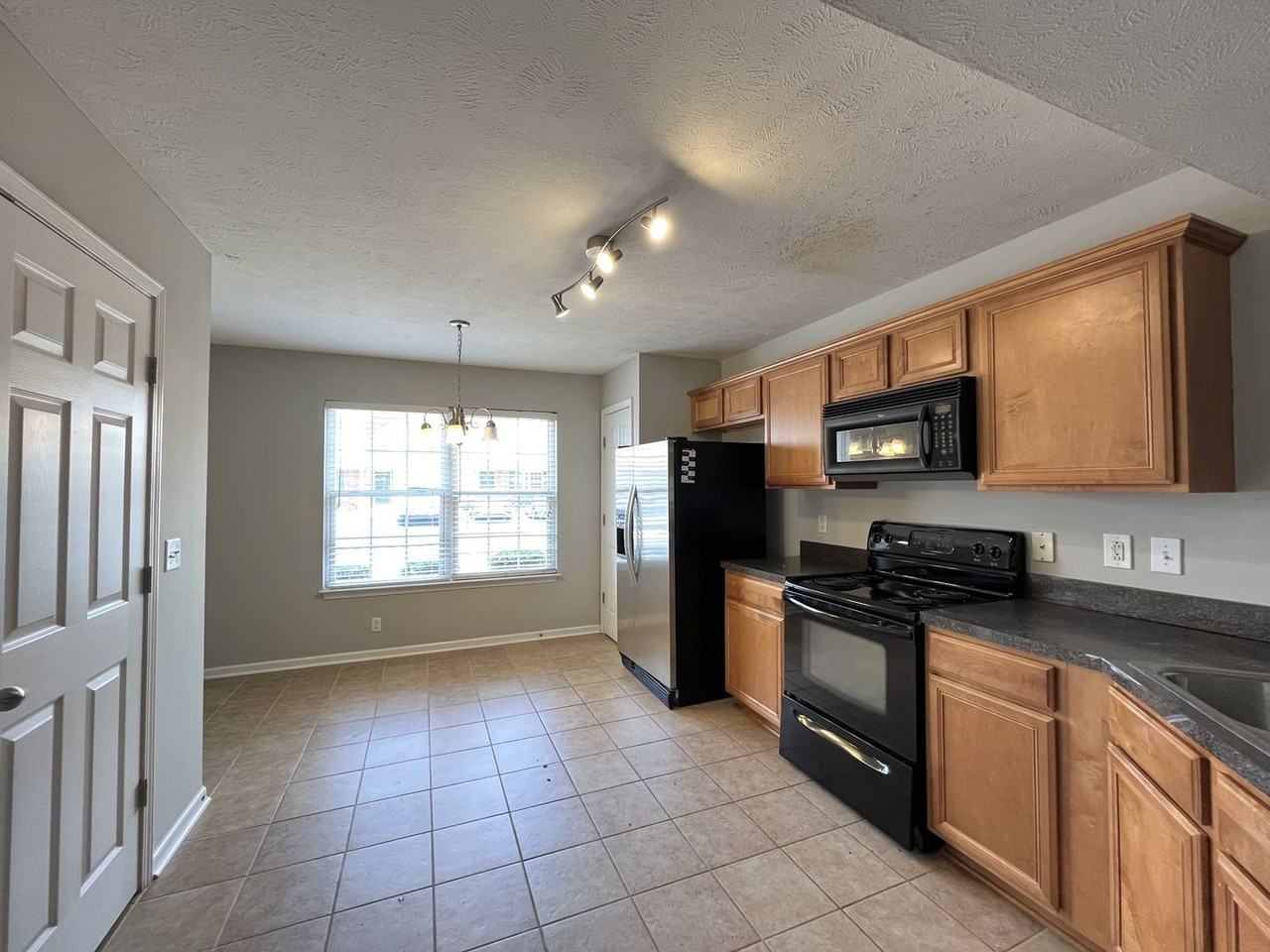 3023 London View Dr - Photo 3 of 18