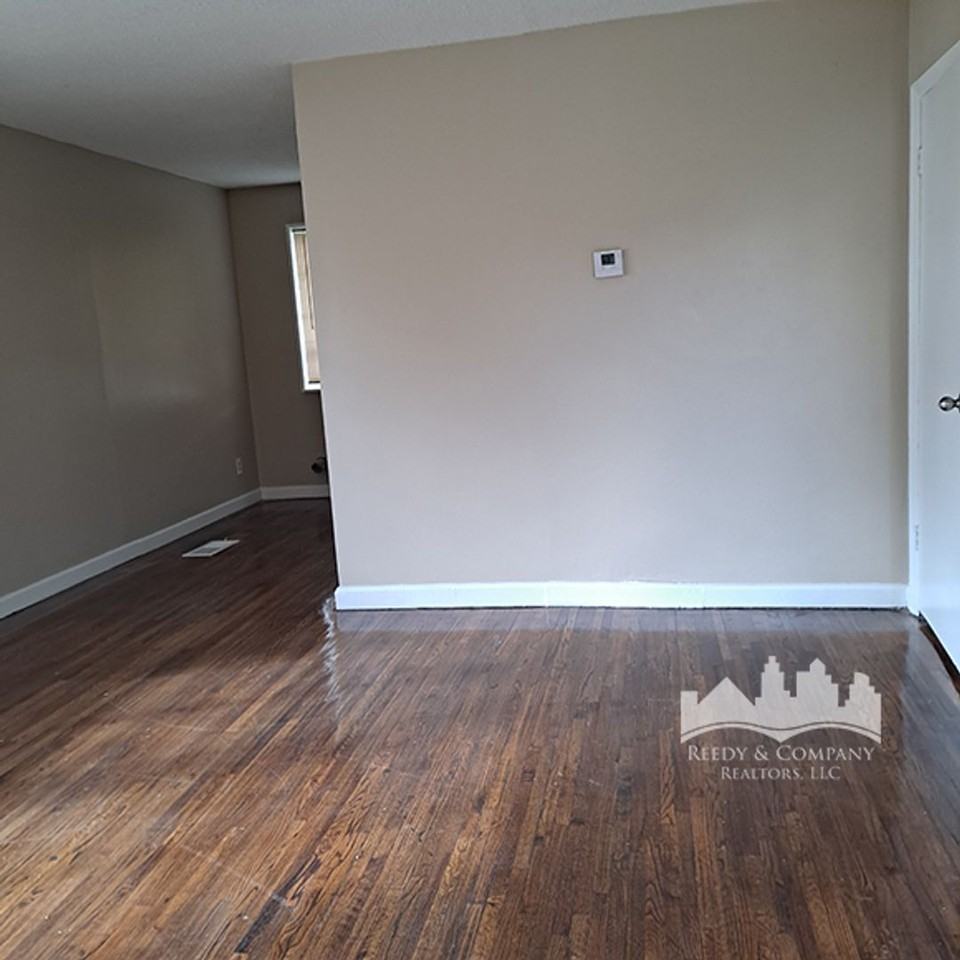 1740 Brown Avenue - Photo 3 of 9