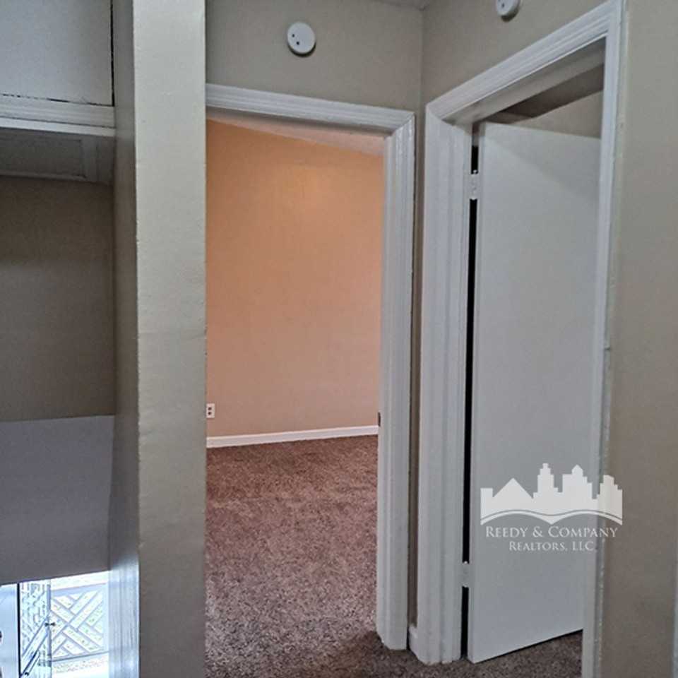 1740 Brown Avenue - Photo 5 of 9