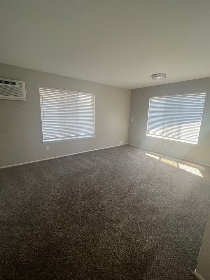 Rosewood Apartments - Photo 7 of 14