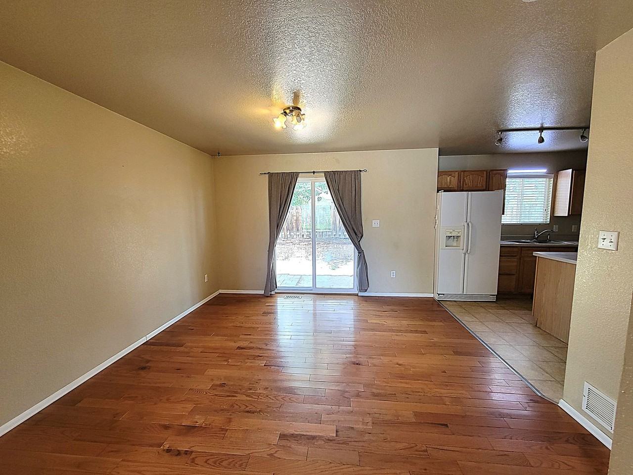 1229 Silverqueen Rd - Photo 5 of 11