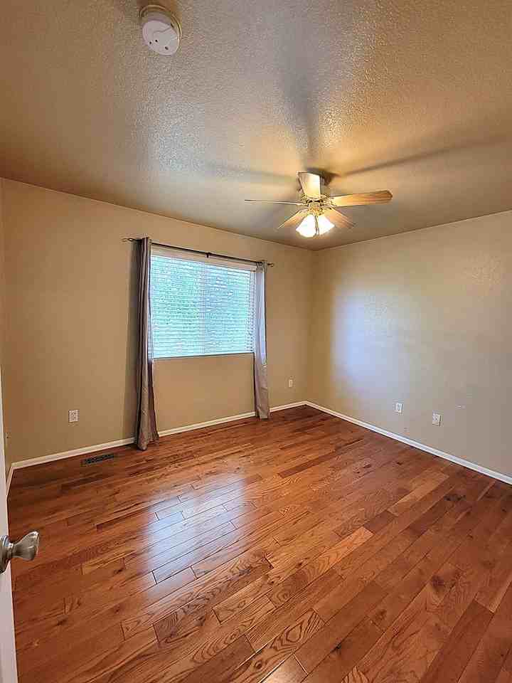 1229 Silverqueen Rd - Photo 7 of 11