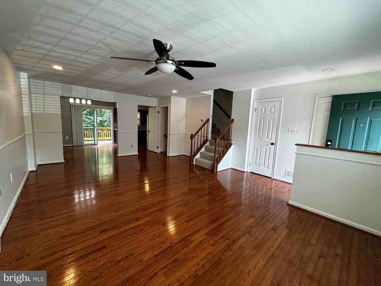 7344 Rhondda Dr - Photo 5 of 33