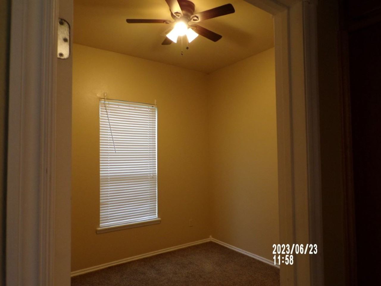 828 Wisconsin St - Photo 5 of 10