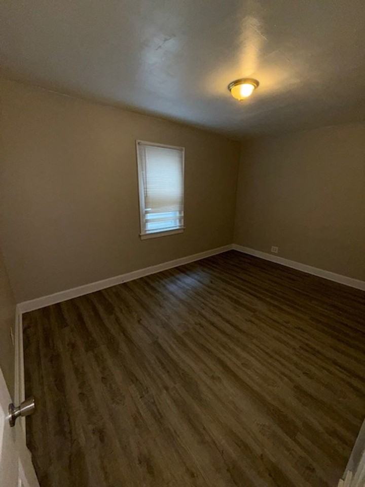 1214 E Eichel Ave - Photo 6 of 9