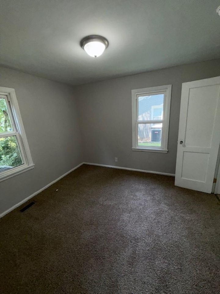 1417 Taylor Avenue - Photo 4 of 8